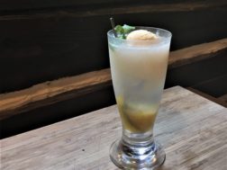 Takeout & Webshop(テイクアウトはカフェ営業日に準じます。)