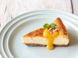 Takeout & Webshop(テイクアウトはカフェ営業日に準じます。)